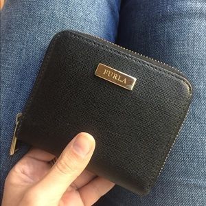 Slim Furla “Ritzy Leather Zip Around” Black Wallet